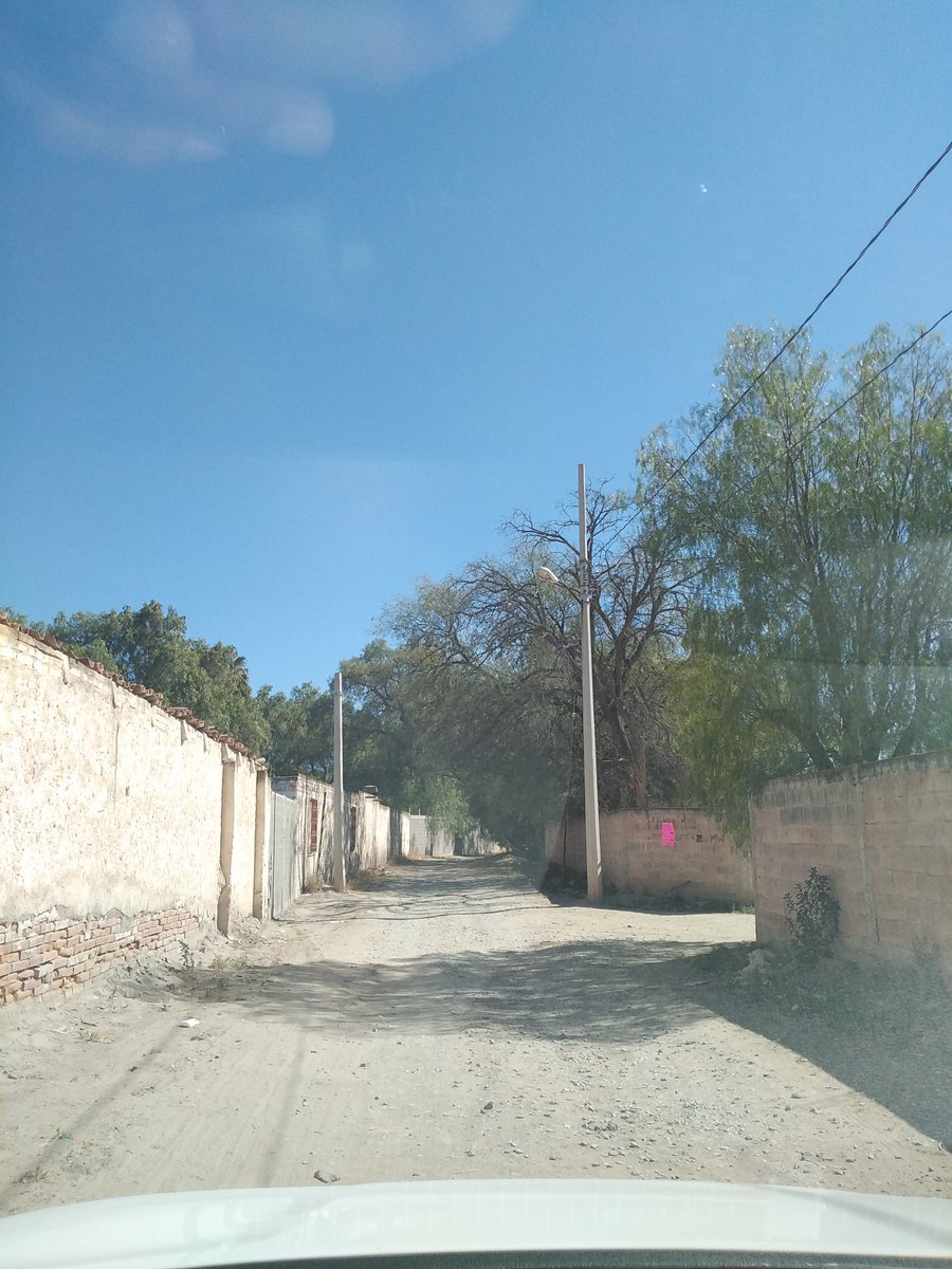 UpcopL's tweet photo. @alfredoplz @MD_H0_DrAaronFC Les presumo las calles en San Luis Potosí, un estado que tiene más de 30 años en poder de @PRI_Nacional y últimamente el @AccionNacional

EL ABANDONO de los Gobiernos PRIISTAS Y PANISTAS rezagaron a el área conurbada de la ciudad capital y ahora nos vienen a decir que CAMBIARÁN? https://t.co/KgIMztxfmb