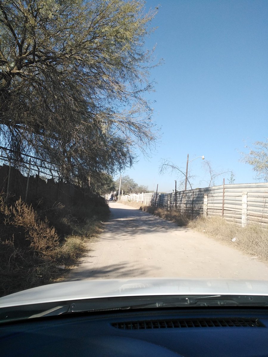 UpcopL's tweet photo. @alfredoplz @MD_H0_DrAaronFC Les presumo las calles en San Luis Potosí, un estado que tiene más de 30 años en poder de @PRI_Nacional y últimamente el @AccionNacional

EL ABANDONO de los Gobiernos PRIISTAS Y PANISTAS rezagaron a el área conurbada de la ciudad capital y ahora nos vienen a decir que CAMBIARÁN? https://t.co/KgIMztxfmb