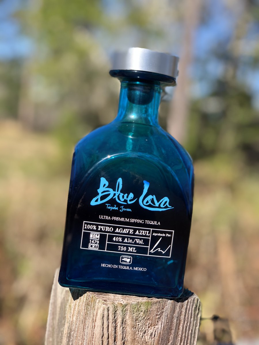 BlueLavaTequila's tweet photo. Blue Lava Tequila #Tequila #agave https://t.co/PlbtroVbYw