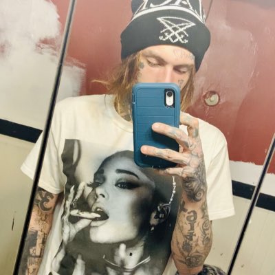 #NewProfilePic https://t.co/i5le9XziU0<a href="/tag/newprofilepic"class="tags">#NewProfilePic</a>