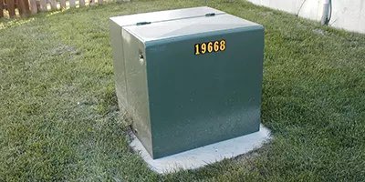 helen's tweet photo. i’m bringing back loitering next to the big green box by the sidewalk after covid. meet me at the pad-mounted transformer or meet me nowhere https://t.co/ELbuEdJi8y