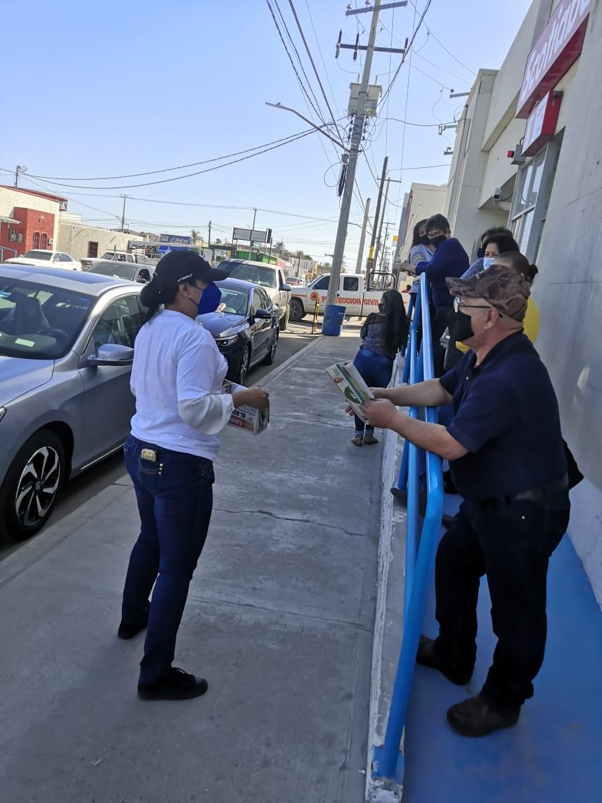 caborca_pan's tweet photo. Vamos con todo! Con Ernesto @EGandaraC “Borrego” Gándara ¡Vamos por un #SonoraGanadora ! Mañana de volanteo...💙❤️💛 https://t.co/hDHTYOYl4i