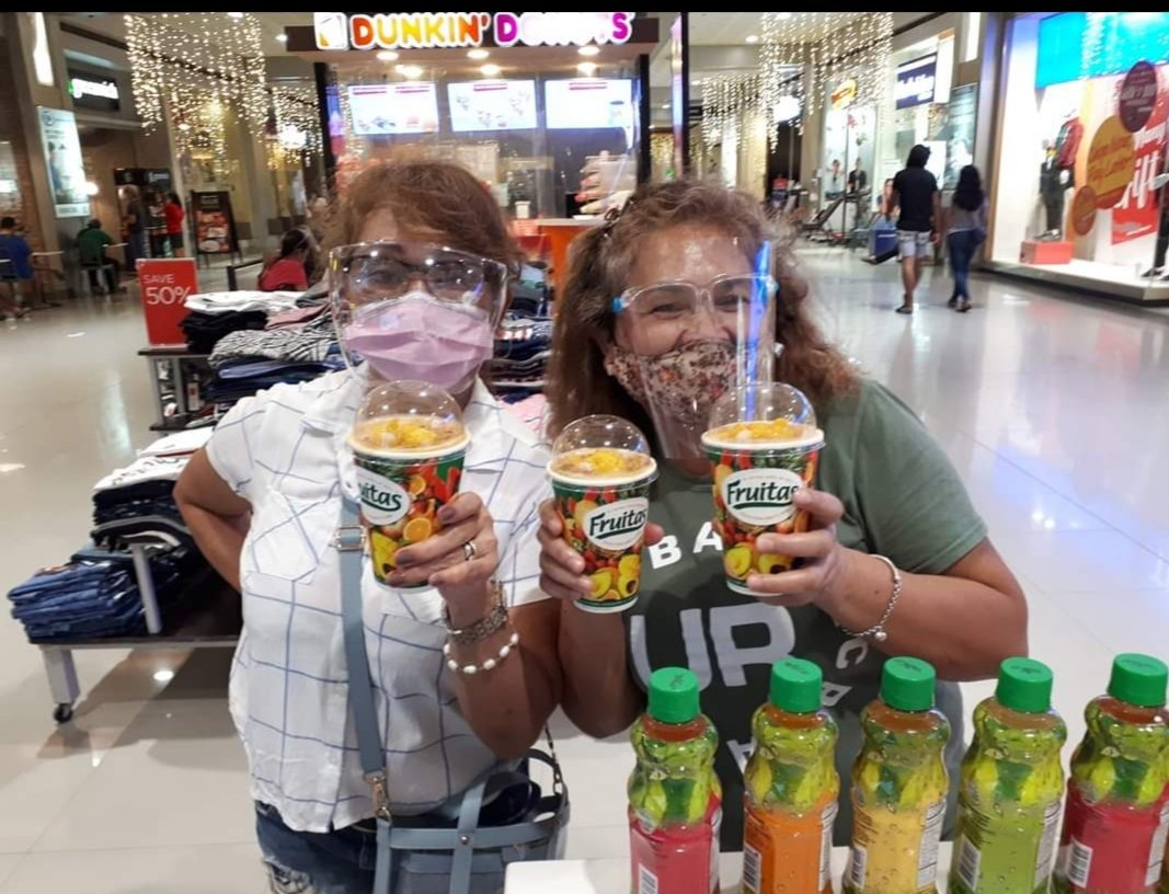 Rochell08064926's tweet photo. The lovely momshies with their favorite mango graham fruitshakes.

#mangograham
#fruit
#fruitasholdings
#fruitasvismin https://t.co/RLVzgaNh6H