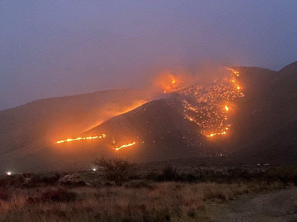 fanysolis's tweet photo. Teníamos un Centro Regional de Manejo de Fuego, más brigadistas, programas de manejo forestal, recursos adicionales en caso de contingencias como la que vive #Coahuila hoy. Pero ah querían algo diferente, ahí esta su cuarta transformación que desapareció la CONAFOR! https://t.co/4FgY7PLn76