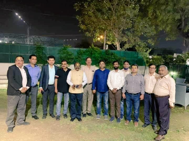 TeamManish's tweet photo. हमारे संगठन @BiharPositive व india positive का होली मिलन समारोह दिल्ली में आयोजित हुआ. माननीय राज्यसभा सदस्य श्री आर.के वर्मा जी भी पधारे और सभी संगठन सदस्य मौजूद रहे.
#holimilan #indiapositive #biharpositive https://t.co/OMPQXoa8Wi
