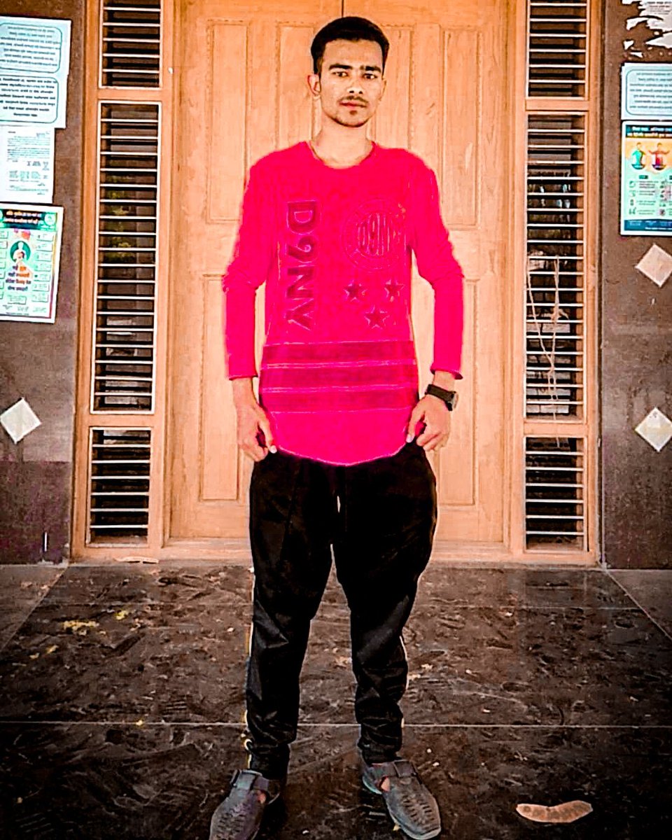 mr_shamun09's tweet photo. Photo nikalne ke liye sirf clarity wala camera nahi camere ke samne wala insaan branded hona chaiye #viral #trending #femus #actor #VincenzoEp10 https://t.co/jSIOowEpZf