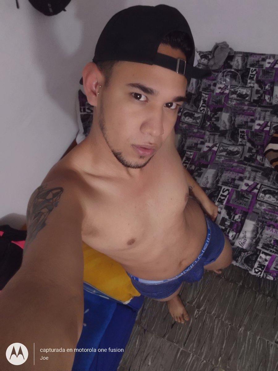 EritzonJ's tweet photo. Quien me Regala un #RETWEEET  #Sexy #GayBoy Sígueme #SiguemeYTeSigo #Medellin #Colombia #Venezuela https://t.co/Pjw2s6KVc4
