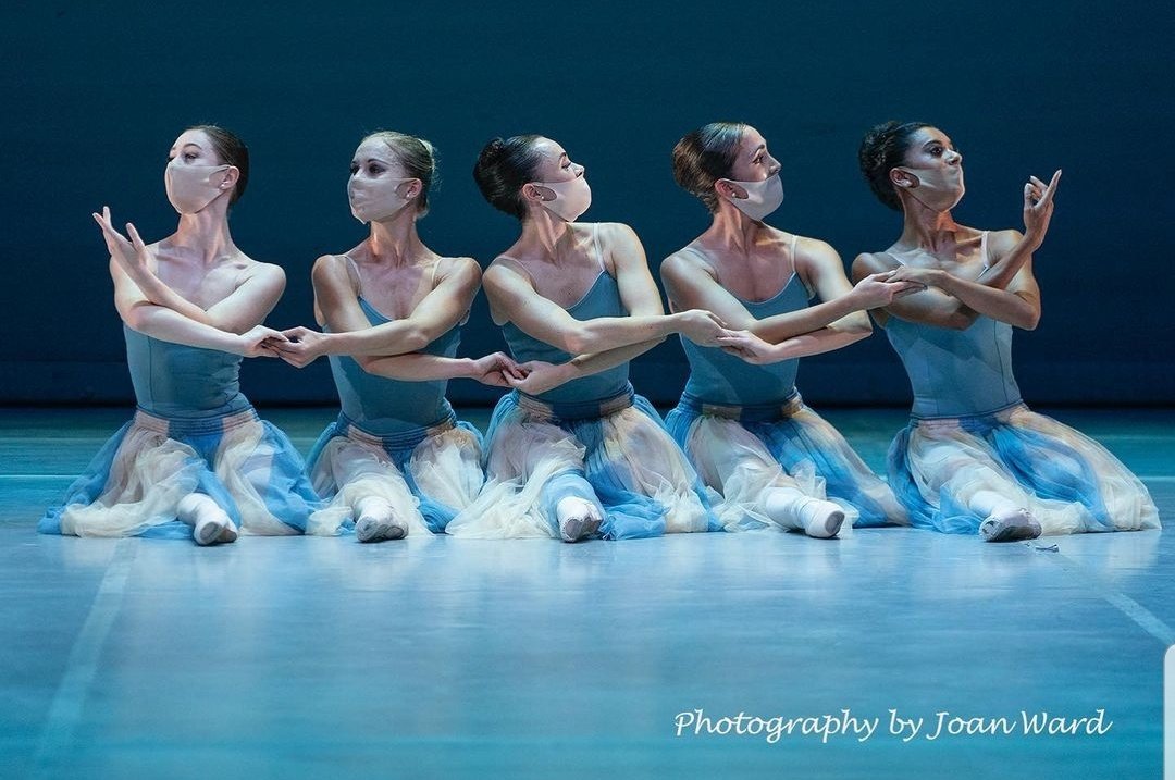 CapeTown's tweet photo. Be Blessed.

Photographer: #JoanWard 
via @BalletCape #loveCapeTown #ballet 

Please support the Performing Arts in #SouthAfrica #Covid19 https://t.co/h36701pLJg
