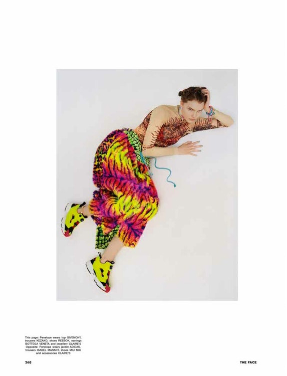 paper_muse's tweet photo. #TheFaceMagazine #6/ https://t.co/AnWHpYtwb2: GET HAPPY #ElsaGelhard &amp; #PenelopeTernes, Photo #IlyaLipkin, Styling #DannyReed
#SS21 #패션사진 #화보 https://t.co/ZzMG7o2S4y