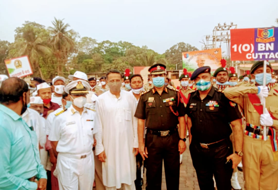 NCCDteOdisha's tweet photo. The nostalgia of Mahatma Gandhi's visit 100 years back was revived by Cuttack today by retracing his  route. Leaders, literati, and 4 NCC contingents were followed by tableaus and cheering citizens. NCC cadets stoodout and reinforced the message of national unity.
@HQ_DG_NCC https://t.co/xtvGaWD26R