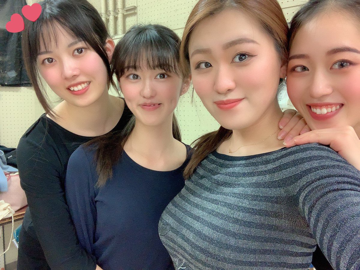 💃部員紹介②🕺
我らがオカン、３回モダン専攻のあみ！

しっかり者で背の高い美人お姉さん🌟
たまに👹だけどいつも優しくて部員への愛に溢れています、後輩たちはちゃんとその愛に気付いていますよ❤
たまに抜けているのも可愛い🥰

そんな彼女にとっての競ダンの魅力とは
｢面白い先輩が多いこと！｣
