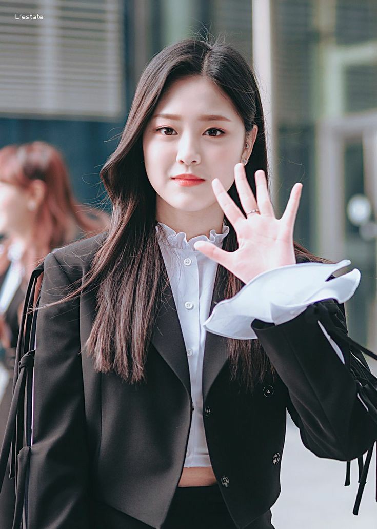 Pricyllia 'log out tweet media