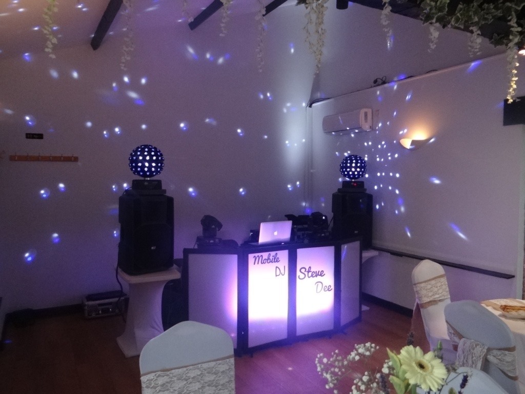 Wedding DJ Steve Dee
Call 07842 139435..

Top class sound system.
Over 50,000 tracks of great music