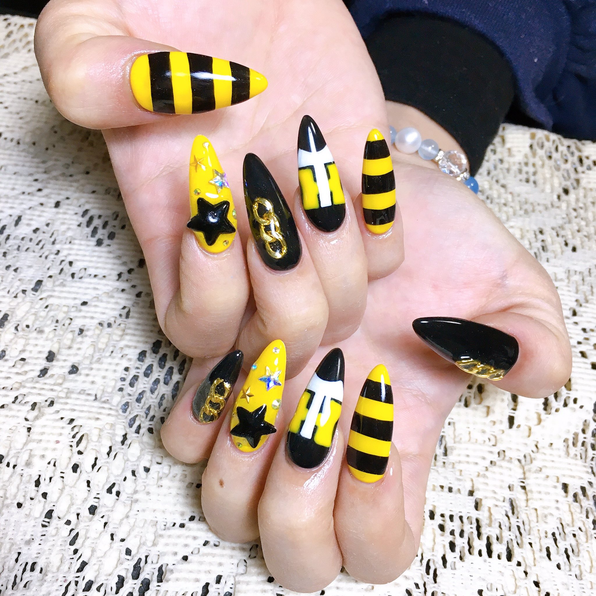 Private Salon Allure 阪神タイガースネイル ネイル ネイルアート ネイルデザイン ネイルサロン プライベートサロン 阪神ネイル 阪神タイガース トラッキー イラスト 痛ネイル フルオーダー 手描きアート ジェル スカルプ 新宿 新宿三