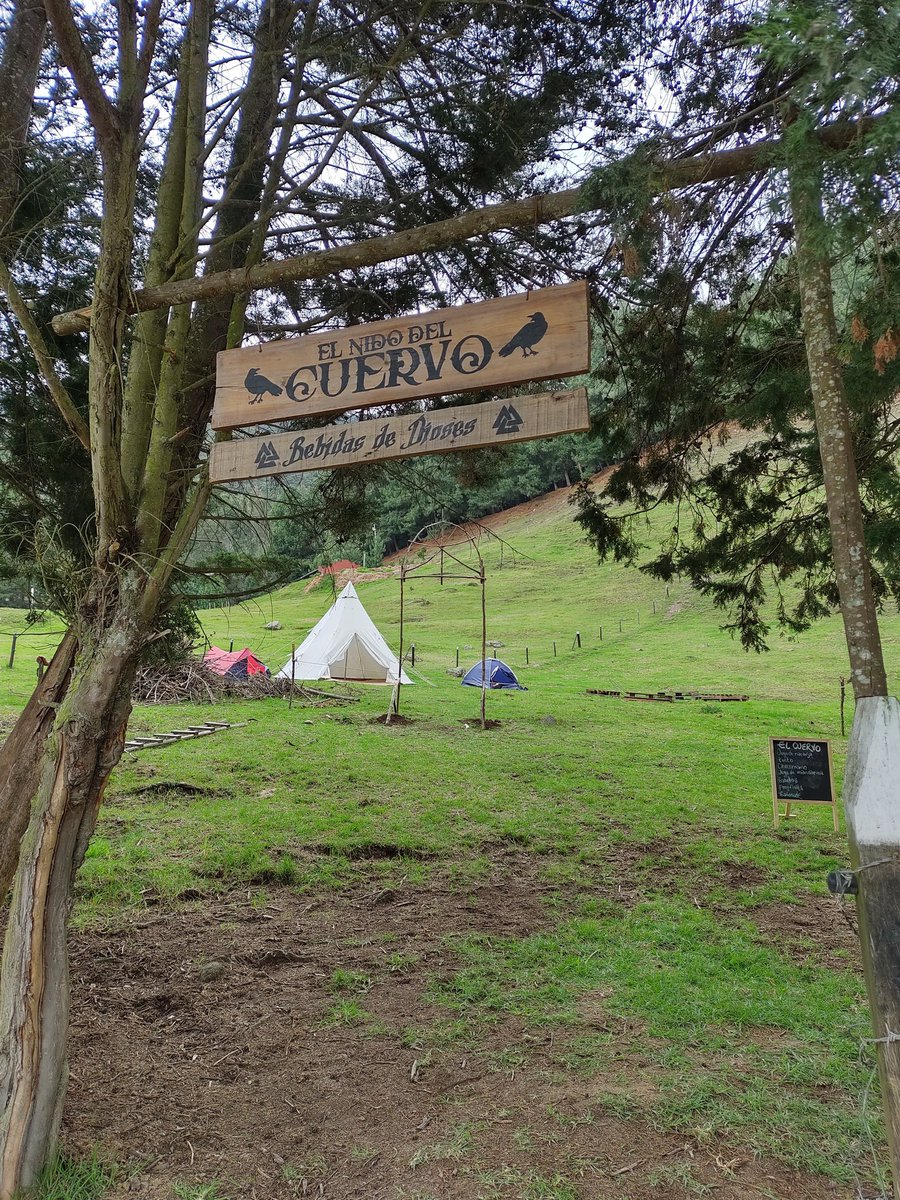 cuervoylajarra's tweet photo. ¡Un lugar mágico para recargar baterías!
El Cuervo y la Jarra - El nido del Cuervo "Bebidas de Dioses" 
👑🛡️⚔️🗡️🎯🚲🥤☕🍃🌲🏕️⛺🏔️

⌛ Domingos de 6:00 am a 2:00 pm.
🎏 Vereda Carrón Alto – 2.5 km del parque principal.
🐕 Zona 100% Pet Friendly

Tabio - Cundinamarca. https://t.co/L805Hyg55J