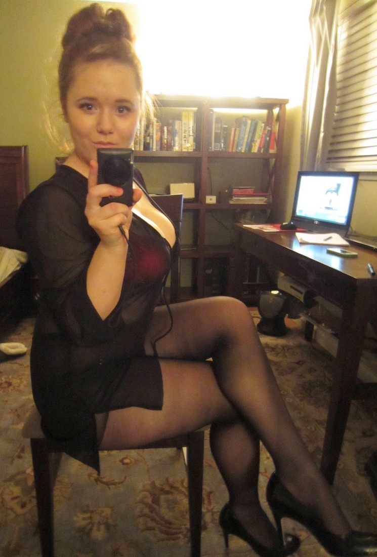 hookupabout's tweet photo. #milf #milfdating #milfhookup #hookup #selfie https://t.co/bIeUvVR3p2
