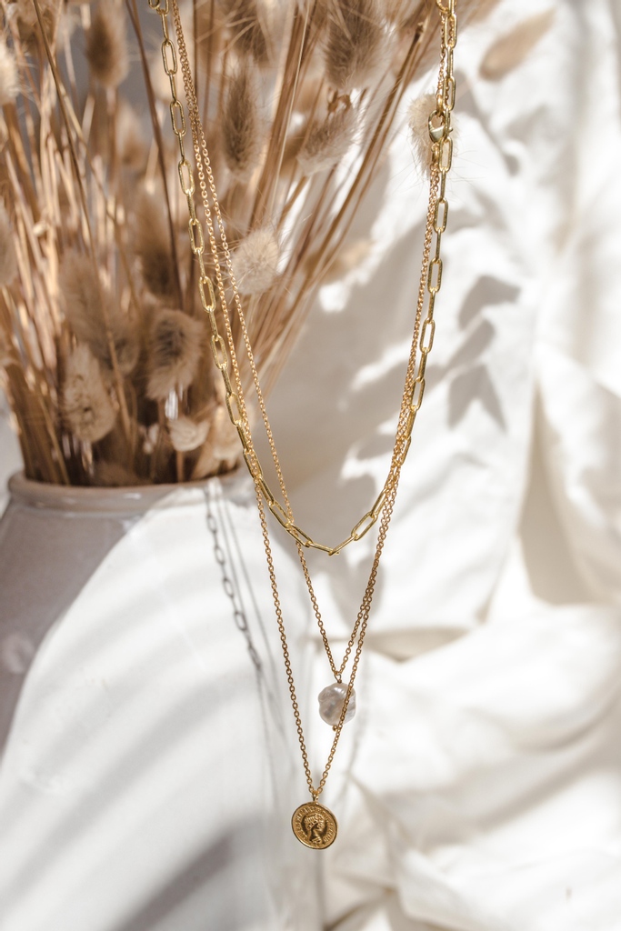 Cheers to simple, timeless, empowering jewelry! ✨🥂 
#TradesofHope #TOHStyle