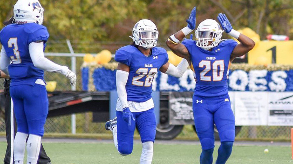 Alex_B_Saunders's tweet photo. #AGTG🙏🏼Blessed to receive my first D1 offer from @MSUEaglesFB 🔵🟡@SlookyRozay34 @Oviedo_Football @CoachOdierno @Excelspeed12 https://t.co/7ifFF4aFFJ