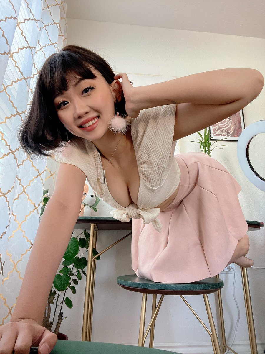 HSugarCookie's tweet photo. How are those Monday blues treating you so far? https://t.co/l0qSpy1Vpu