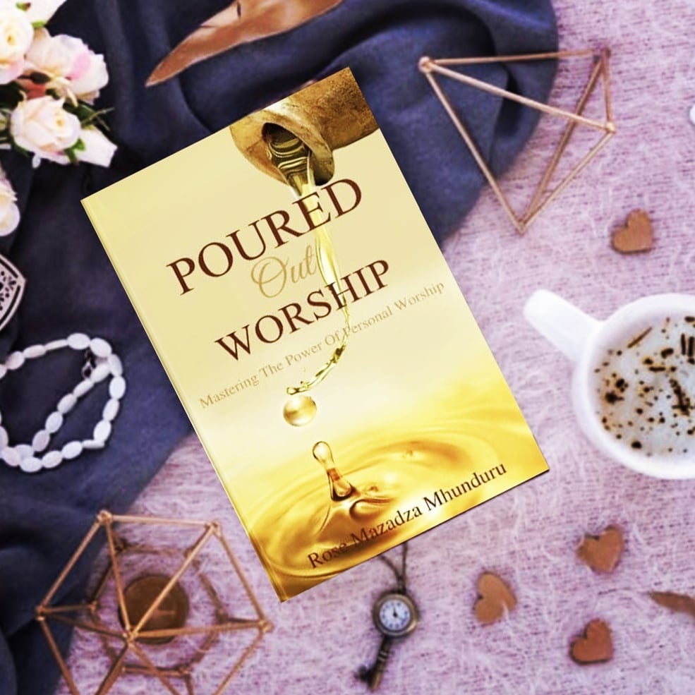 RoseMattM's tweet photo. Your devotional companion ‼💯👩‍💻👨‍💻📖📖

Your study companion ‼💯👩‍💻👨‍💻📖📖

Can't wait to share this book with you ‼ DISCOVER MORE...

 🔶️🔸️🔶️OUT March 28th🔶️🔸️🔶️

 🎊🎊📢ONLY 6️⃣ DAYS TO GO🎊🎊

 ⏳🕙⏰🕝⌛🕜🕖🕘⏳

#PouredOutWorship #AlabasterWorship #HeartWorship https://t.co/mf3JWX6g9S