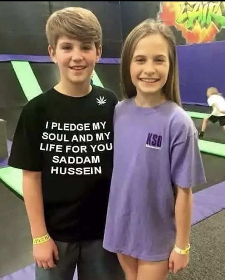 GaySemen2's tweet photo. Like this pic or your next child will be named Craig.@CraigCaplan #BoldandBeautiful #AllenVFarrow #SaturdayNightTakeaway #AmericanIdol https://t.co/uXwdaYdMav