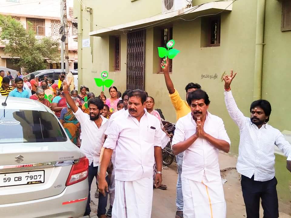 Jothimuthurama2's tweet photo. நேற்றைய பிரச்சார நிகழ்வுகள் மக்கள���ன் பேராதாரவில் மதுரை மத்திய தொகுதி 🌱🌱🌱இரட்டை இலை சின்னம்
#VoteForADMK https://t.co/pJA3ar3YcR