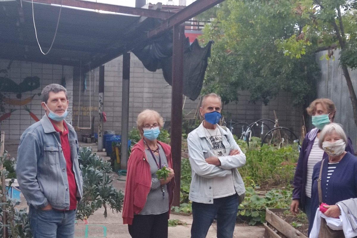 FA_MunicipioC's tweet photo. Cultura ambiental, cuidados en el barrio, huerta orgánica, Ruta de Podestá, Barrio Cervantino, turismo e integración, fueron algunos de los temas hablados en ls reunión de nuestro equipo, el alcalde y la Comisión Fomento Larrañaga.
#VosSosParte https://t.co/G2O52p4Uzo