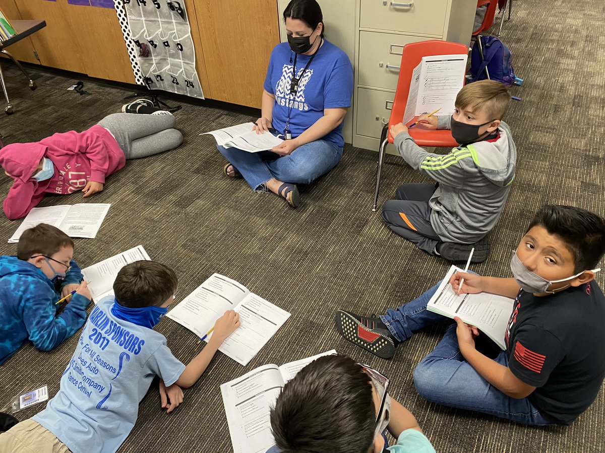 JenniferBaek3's tweet image. Starting off our Monday back from spring break with small group instruction and rotations! 
#ItsWhatMustangsDo
