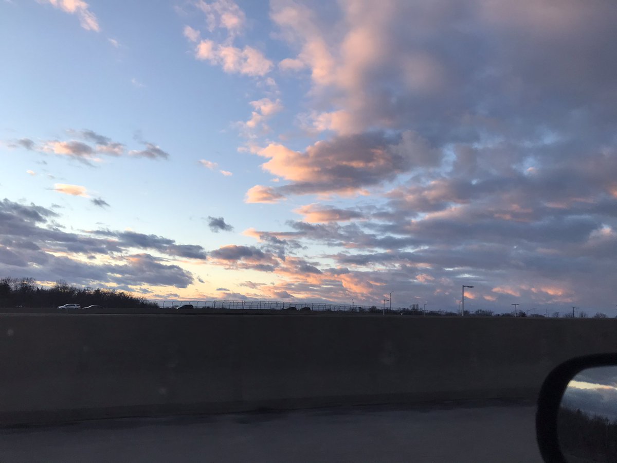 avalocado's tweet photo. Forget about it #unedited #clouds https://t.co/W3g2Iwte94