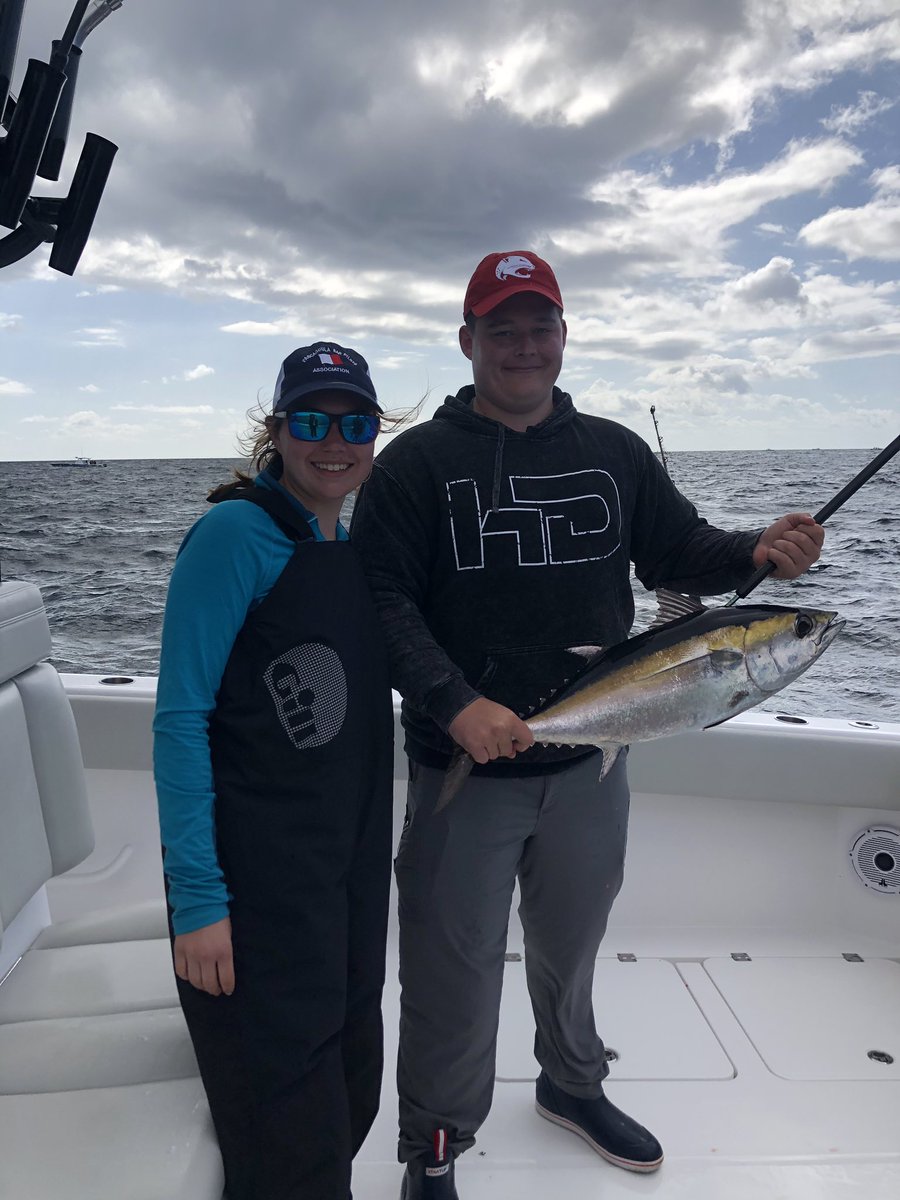 SamEWilliams03's tweet photo. Day 2 Fishing in The Boot 🎏 
A few yellow fins and lots of black fins with a king mackerel thrown in for good measure!! #Invincibleboats #Pennfishing #bluewater https://t.co/JdVaSXceJZ