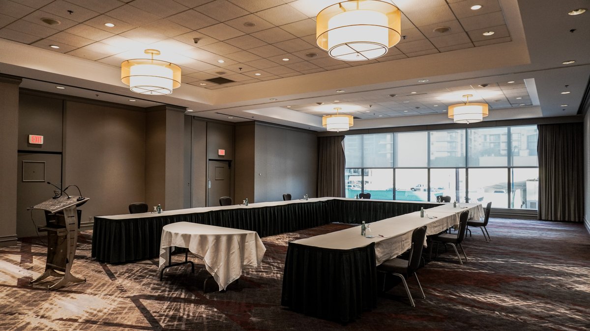 Natural lighting and flexible meeting space. Allow our expert event planners to coordinate all the details to host your next event. 

#YVREventProfs #EventProfs <a href="/MeetRichmondBC/">Tourism Richmond</a>