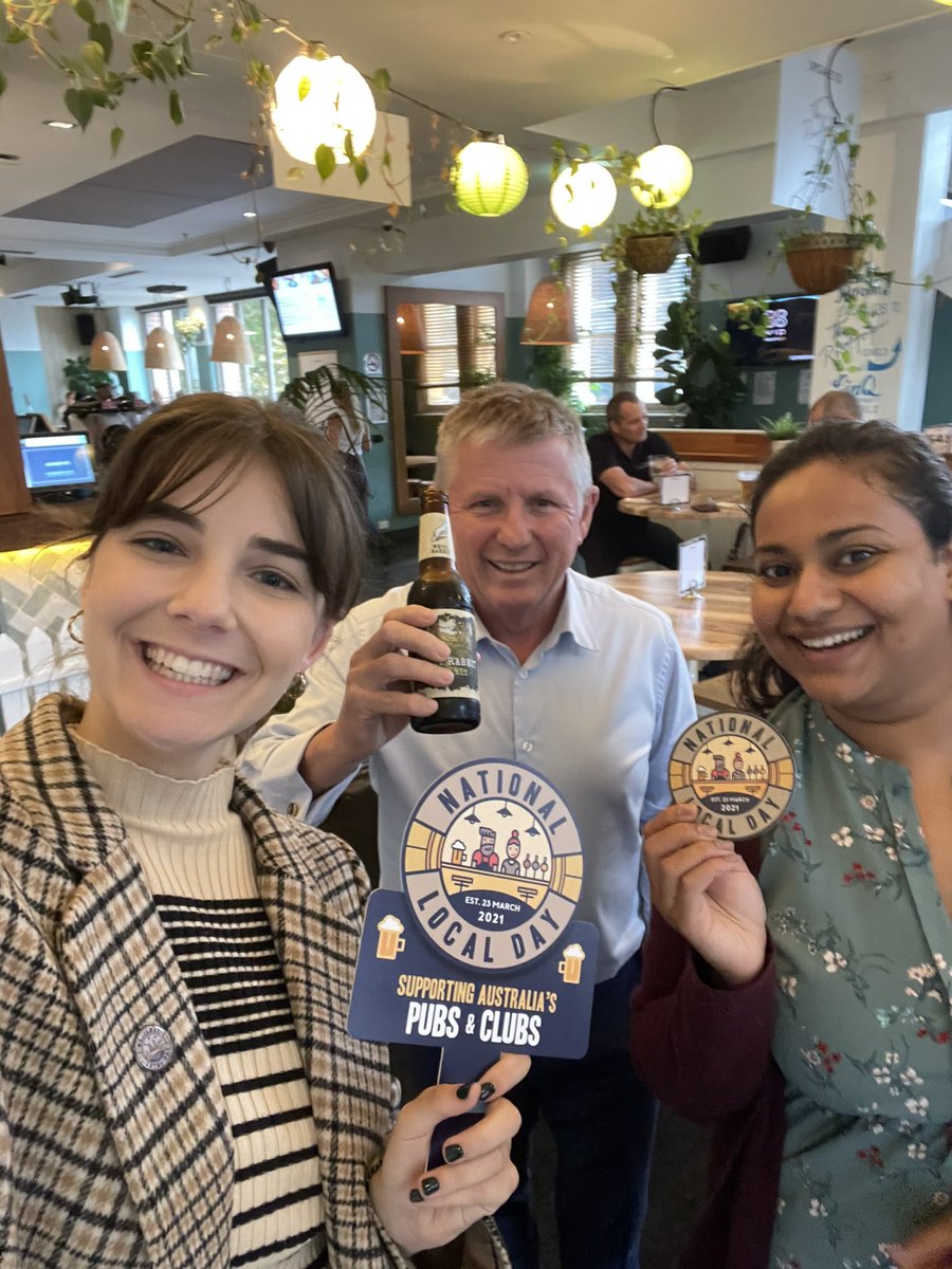 AlcoholBevAust's tweet image. Helping celebrate #nationallocalday 12 months since pubs and bars were closed by Covid