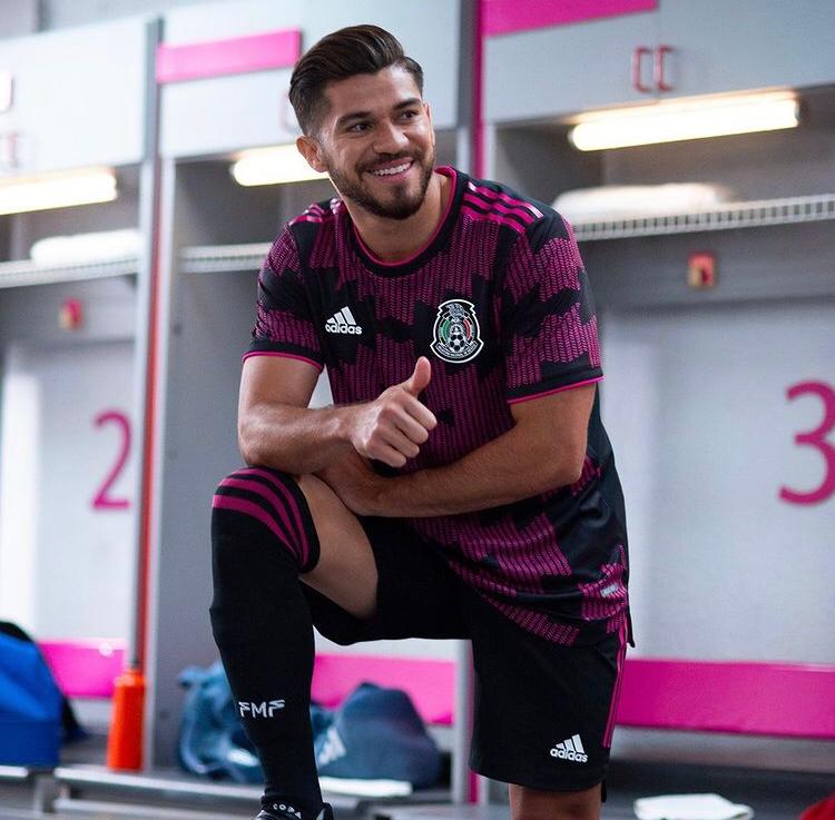 CARLOSLGUERRERO's tweet photo. ATENCIÓN ⚠️

En unas horas (00:00) sale a la venta el nuevo jersey de México en https://t.co/SZIQA5ey3r sin costo de envío.

¡Regalaré 1 jersey! Participar es muy sencillo:

1.- Dale RT a este tuit
2.- Síguenos a @cultofutbol y a mi.
3.- Mándanos tuit con el hashtag #SolosJamás https://t.co/bocRBAvrLr