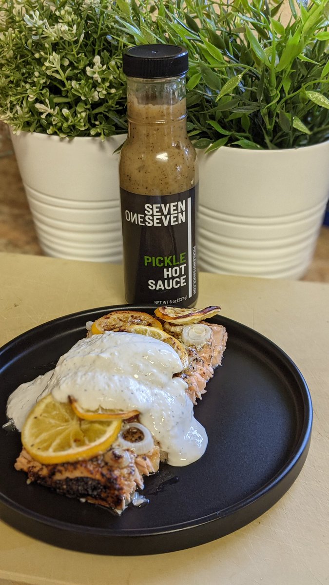 717HotSauce's tweet photo. This is the best piece of salmon I've ever had but also not as good as the worst steak I've ever had. Pickle Hot Sauce sour cream was the savior.
#PickleHotSauce
#Hotsauce
#SteakisBetter https://t.co/woUiLSxryg