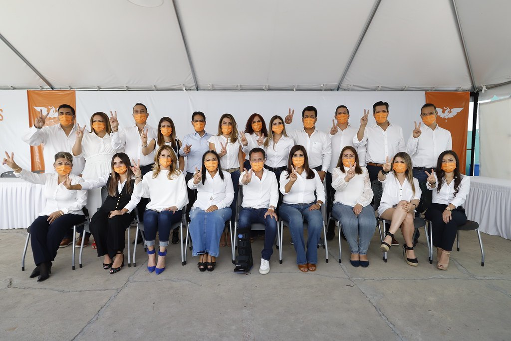 PabloLemusN's tweet photo. Este ha sido un día muy intenso y gratificante. 

Pude reunirme por la mañana con quienes integran la planilla de Guadalajara y las candidaturas a diputaciones locales y federales del municipio. https://t.co/1wN3xLrpNK