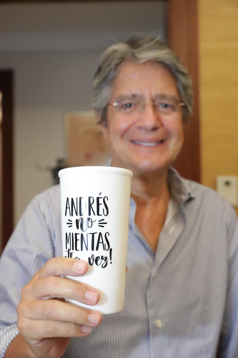 LassoGuillermo's tweet photo. #AndrésNoMientasOtraVez

Gracias por el vaso @BakeNParty. 😉 https://t.co/5lPlKJuvvz