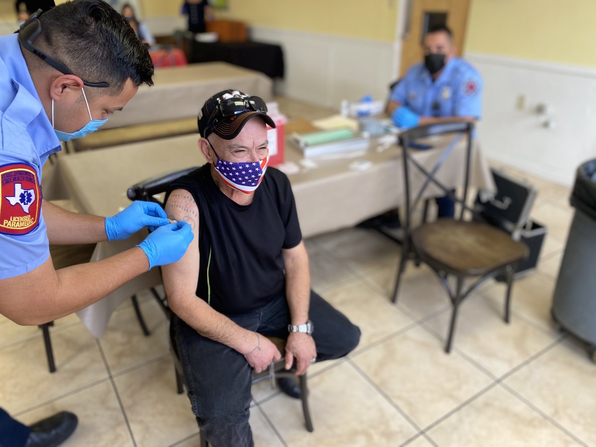 ywcaelpaso's tweet photo. Thank you to @EPTXFire for administering COVID-19 vaccines at one of our housing locations to YWCA residents! #vaccinated https://t.co/KUzvcZjfx9