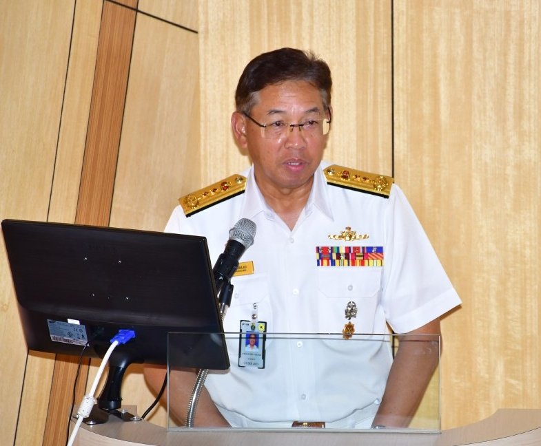kdsi_1's tweet image. Majlis Pemakaian Pangkat Pegawai UBN dan PDK KPMM disempurnakan oleh YBhg PPL. Syabas dan tahniah diucapkan.
@tldm_rasmi
@MPPL_TLDM
@imtkhalid
@AzharAdam20
@m_norizal