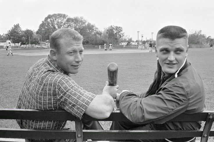 baseballinpix's tweet photo. Mickey Mantle and Roger Maris relaxing at Spring Training, February 25, 1961. https://t.co/2eaTULll2S