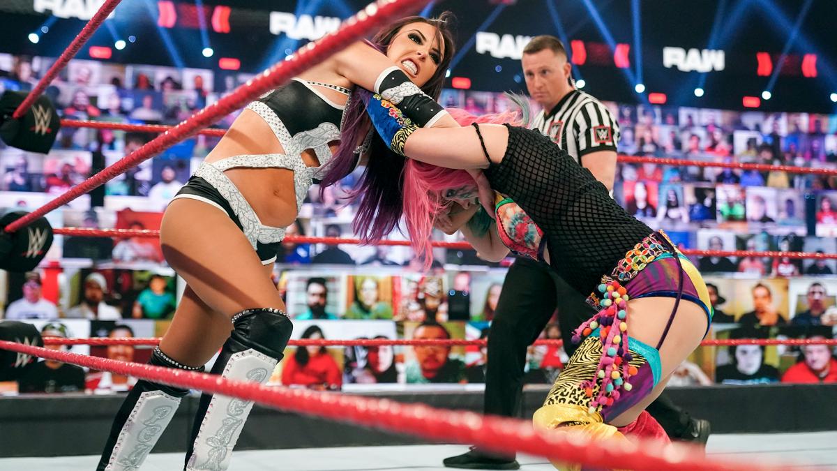 CassieLeeNet's tweet photo. #WWERAW Digitals-https://t.co/PV0ULpPA3w
#PeytonRoyce #RelentlessRoyce #WWE #Wrestlemania 

(@PeytonRoyceWWE) https://t.co/MzuQsgY2oF