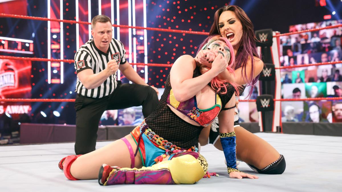 CassieLeeNet's tweet photo. #WWERAW Digitals-https://t.co/PV0ULpPA3w
#PeytonRoyce #RelentlessRoyce #WWE #Wrestlemania 

(@PeytonRoyceWWE) https://t.co/MzuQsgY2oF