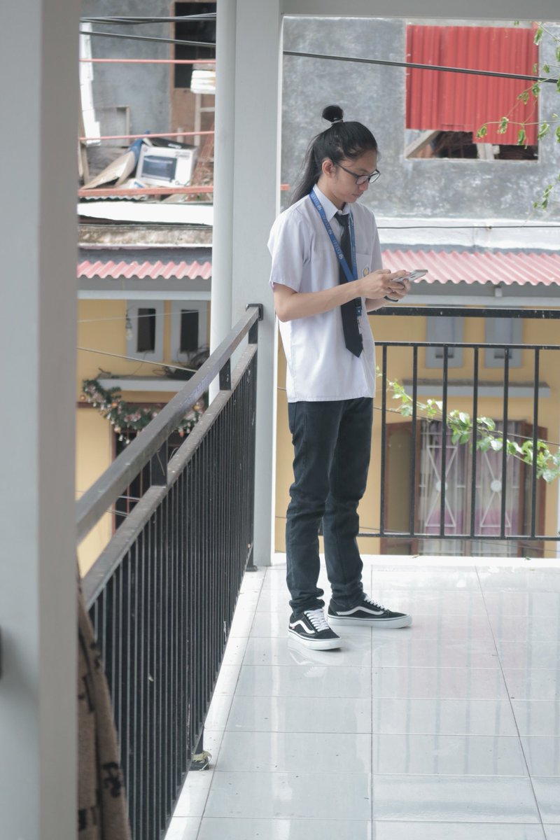 Anjirr laeng so S2, nikmati waktu yang ada jo. Stay have fun ...