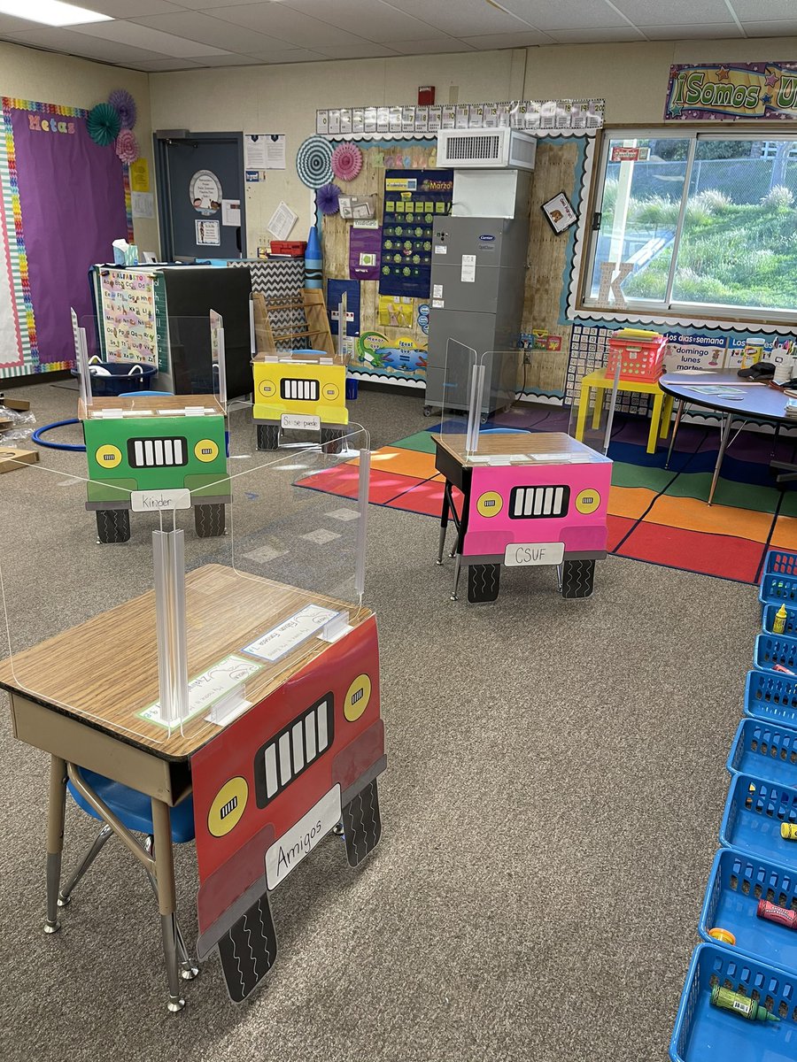 maestrafelix's tweet photo. Ready for my kinders 📚🍎 #duallanguage #iteachk #alvordstrong #hybridteaching @ausdvalleyview https://t.co/QRZ7nND1j1