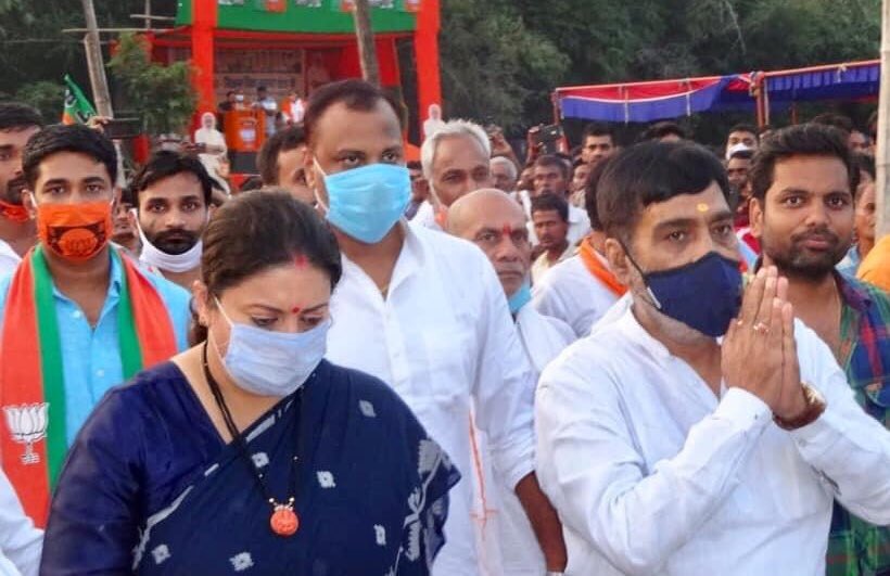 भारत सरकार में वस्त्र,महिला एवं बाल विकास मंत्री माननीय श्रीमती <a href="/smritiirani/">Smriti Z Irani</a> जी को जन्मदिन की हार्दिक शुभकामनाएँ एवं बधाई!💐💐ईश्वर से प्रार्थना है कि आप स्वस्थ एवं दीर्घायु हों।