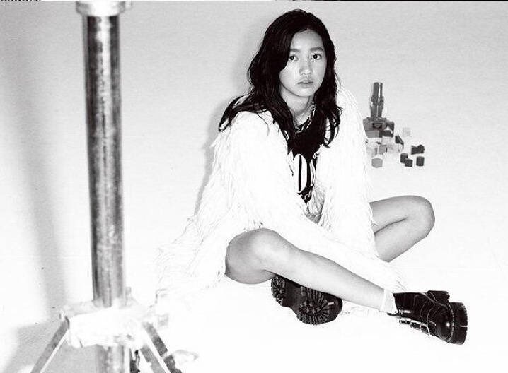 lisasplendid's tweet photo. PRE-DEBUT                SUPERSTAR
      LISA                              LISA https://t.co/xxzeVyZZvv