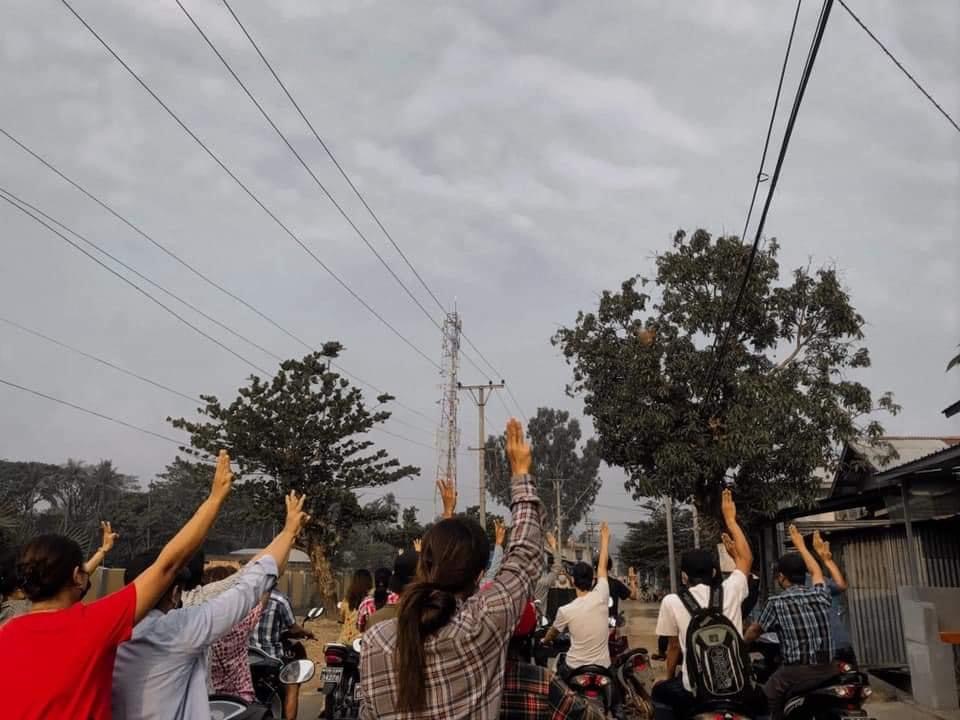 Mawlamyine: Motorcycle Anticoup Protest of the pro democracy demonstrators today. Many groups of residents are protesting in guerrilla system though oppression by terrorist gp SAC everywhere. Photos - Than Lwin Times. KEEP ON MOBILE DATA
#WhatsHappeningInMyanmar #Mar23Coup