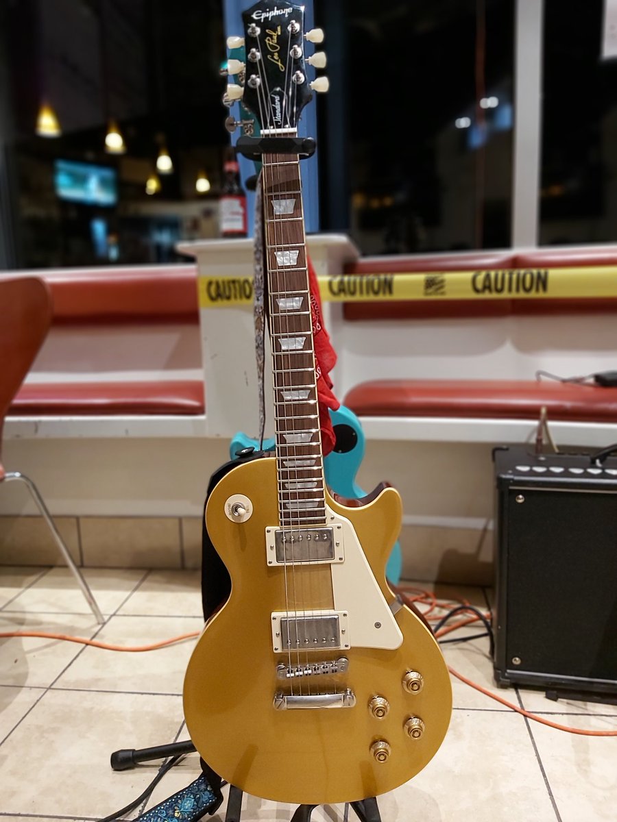 mute_sounds's tweet photo. She's a beauty, isn't she?!😍
#epiphone #lespaul #epiphonelespaul #postrock #postrockcommunity #torontoartist #mutesounds🙊 #instrumentalrock #lespaulstandard50s https://t.co/SjXE5U6BVw