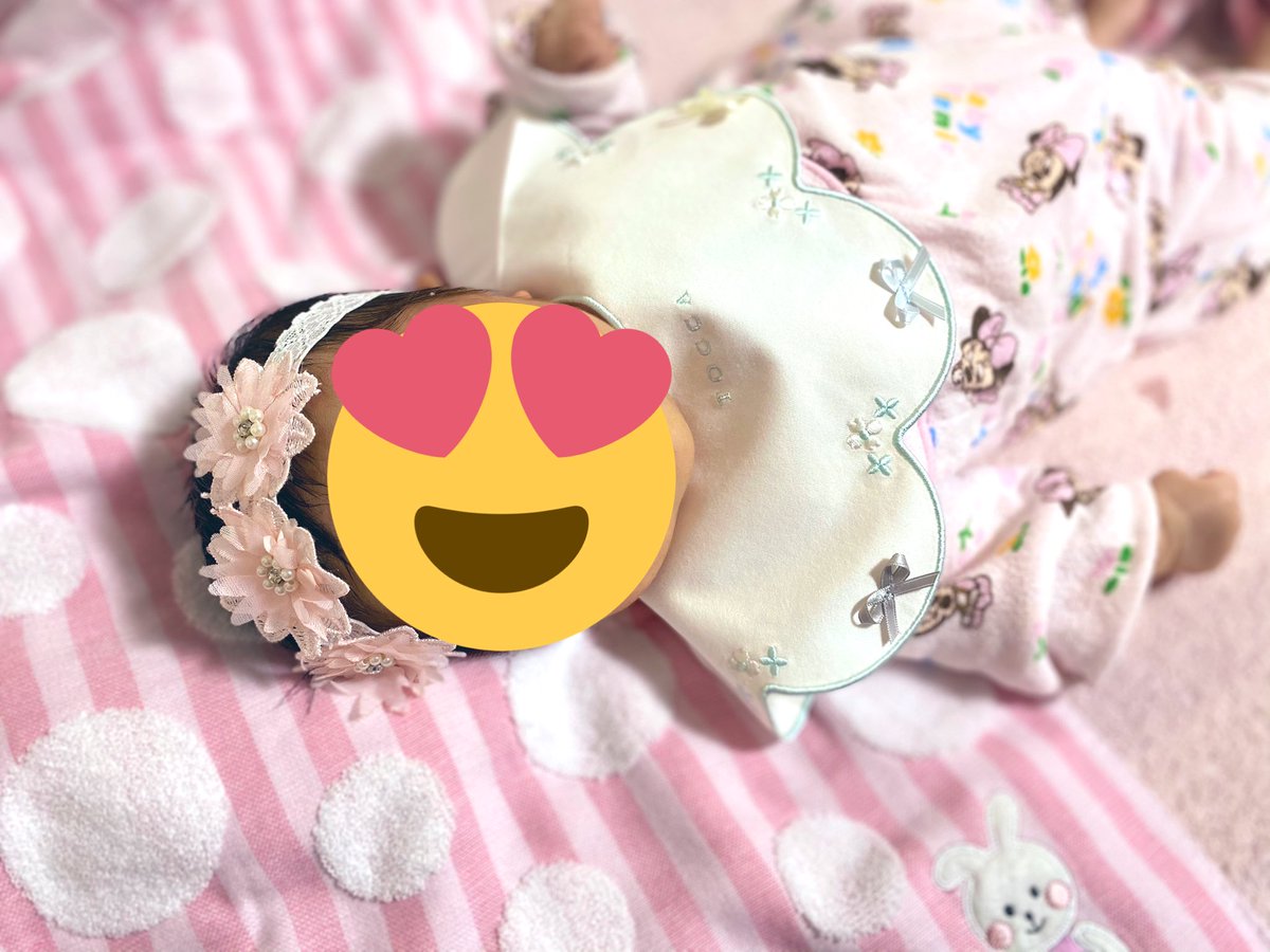 WdMarinn's tweet photo. 結婚式打ち合わせこないだスタート💒ベビのドレスも届きました〜👗どれ着せよう？真ん中は私のドレスと似てるけど左のピンクの方がボリュームが良い(*ﾟ.ﾟTOCCAのスタイつけてみた❤︎可愛いけどお出かけ用��な。。笑
#結婚式
#ベビードレス
#カラフルドレス
#TOCCAスタイ https://t.co/CLuv0HyHxh