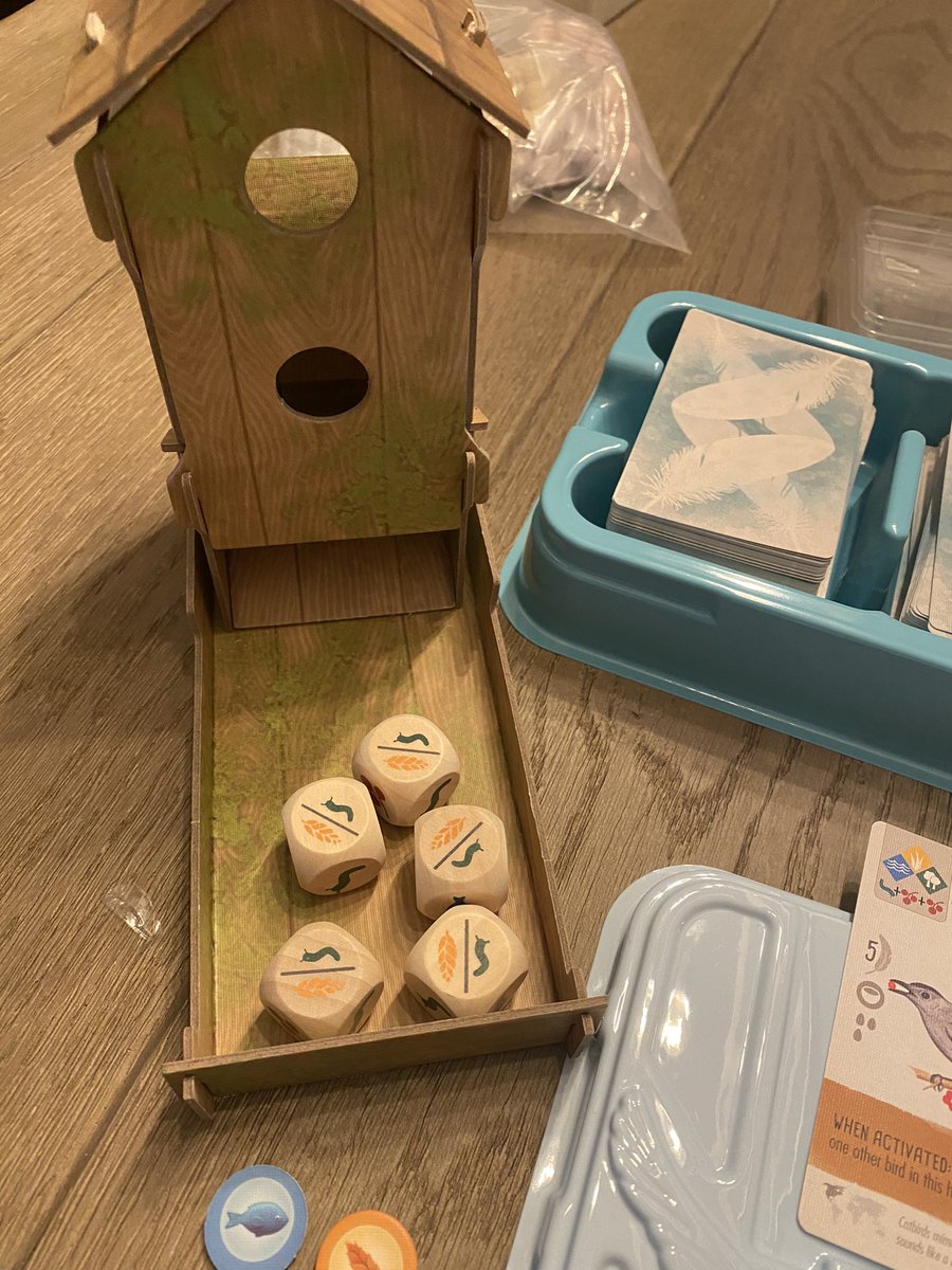 This dice throw actually happened during my very first game of Wingspan. <a href="/stonemaiergames/">Stonemaier Games</a> <a href="/elizhargrave/">Elizabeth Hargrave</a> 🦉🦅🦆🐦