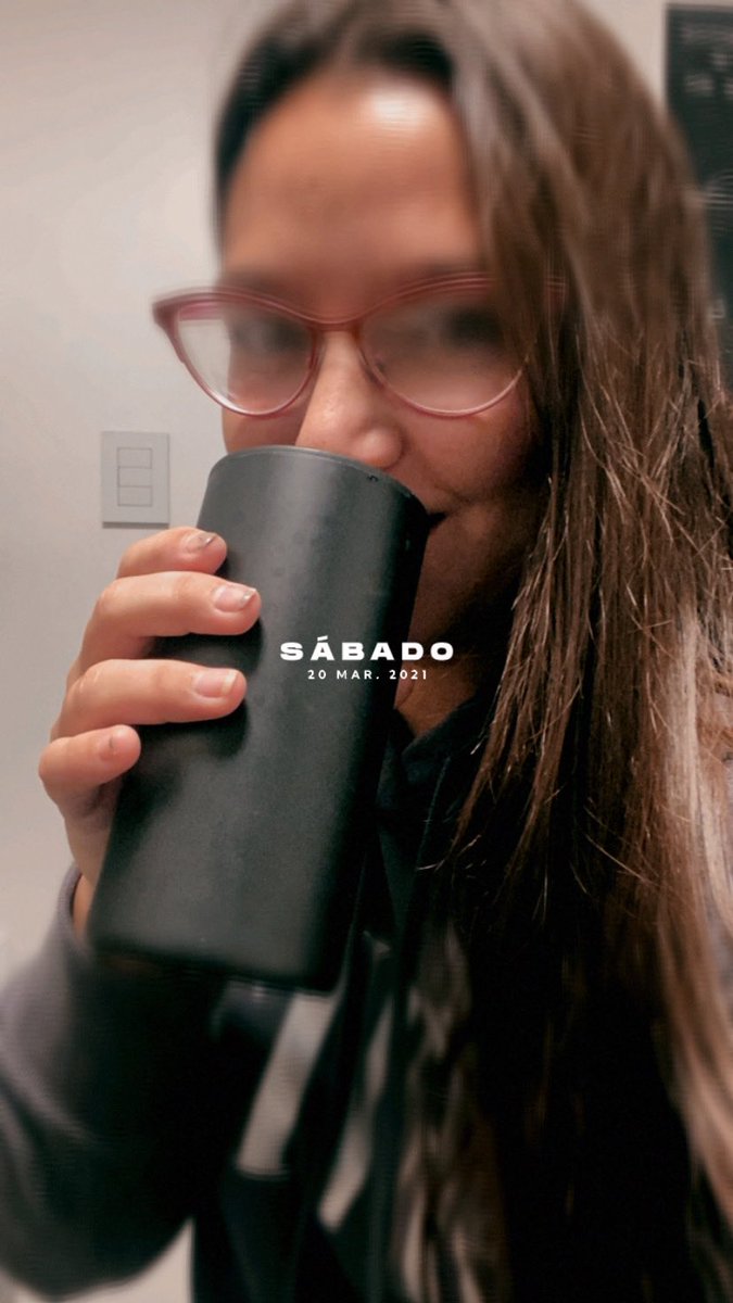 Florencii's tweet photo. Mis últimas fotos con 🤓. Un gusto haberles visto la cara a todes y mañana a esta hora espero seguir leyendo Twitter con los 👓 guardados de recuerdo para siempre. #ysitengomiedo #mieditooque https://t.co/mAeCHK6cib